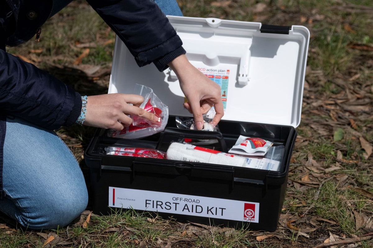 Off-road First Aid Kit In Portable Box – St John Ambulance Victoria